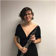 Profesora graduada en Musikene ofrece clases de solfeo, teclado y canto